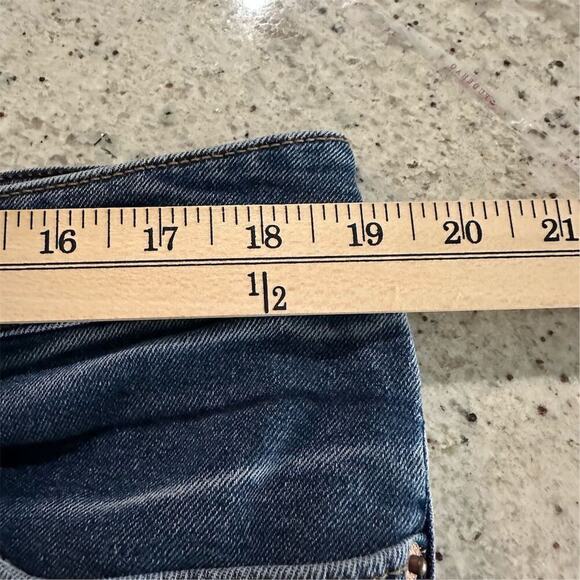 Jessica Simpson Women's Plus Size 16 Blue Straight Jeans Medium Wash - Picture 9 of 12